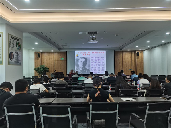 铭记抗战历史 传承红色精神  ——七一党建活动